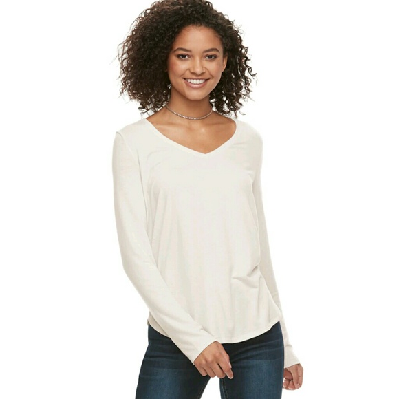 ONE NWT WHITE SO Perfect V-Neck Long Sleeve Tshirt - Picture 2 of 7